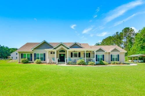 Family-Friendly Eufaula Area Home with Boat Parking!