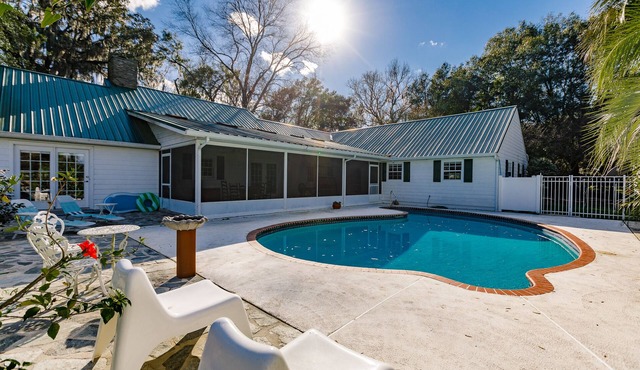 Family Friendly Farm House- 10 minutes from WEC