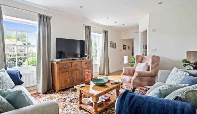 Family-friendly flat in the heart of Brockenhurst near trails