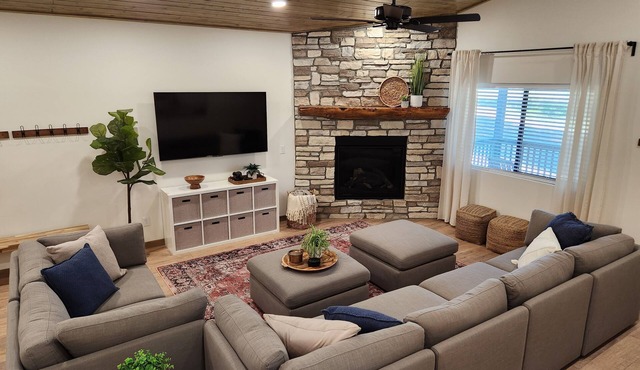 Family Friendly, Foosball, Sleeps 16, Fire Pit