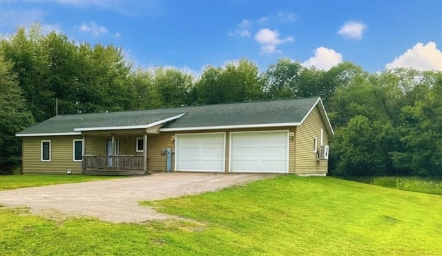 Family Friendly Forest Cabin - Pictured Rocks, Waterfalls, ORV/Snowmobile Trails