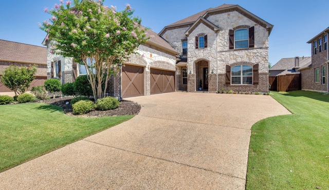 Family-Friendly Frisco Getaway w/ Spacious Yard!