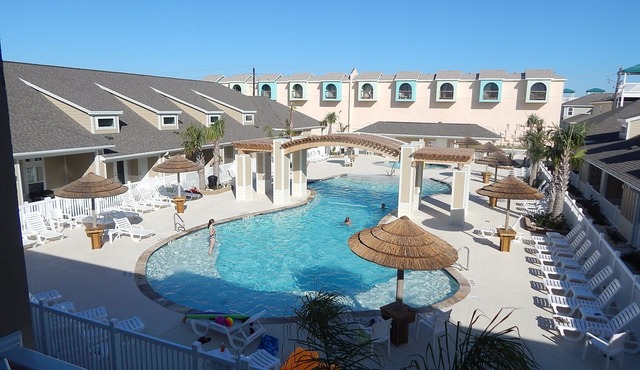 FAMILY FRIENDLY. GREAT HEATED POOL