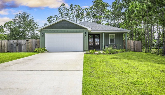 Family friendly "gem" of a home just min away from Navarre and Pensacola Beaches
