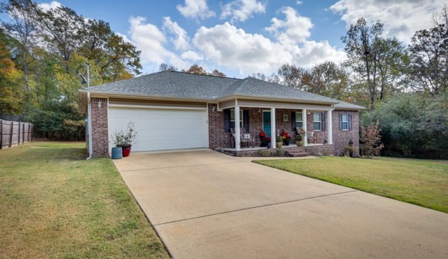 "Family-Friendly Getaway with Hot Tub - 4BR Home!"