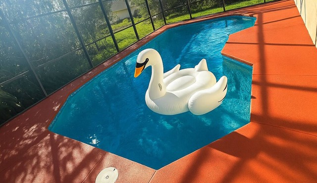 Family Friendly Getaway ,Private Pool, Game Room, Fast Wi-Fi & Pet Friendly