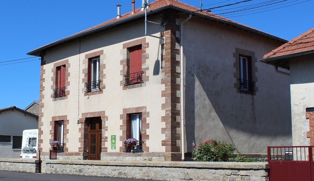 Family-Friendly Ground-Floor Cottage with Large Garden, Near Canal and Forest