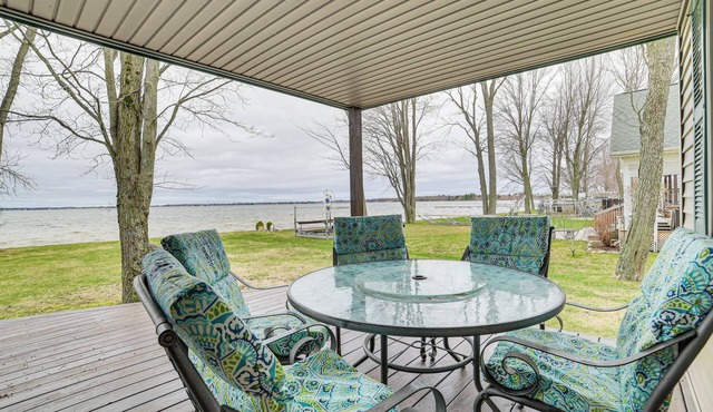 Family-Friendly Houghton Lake House: Steps to Lake