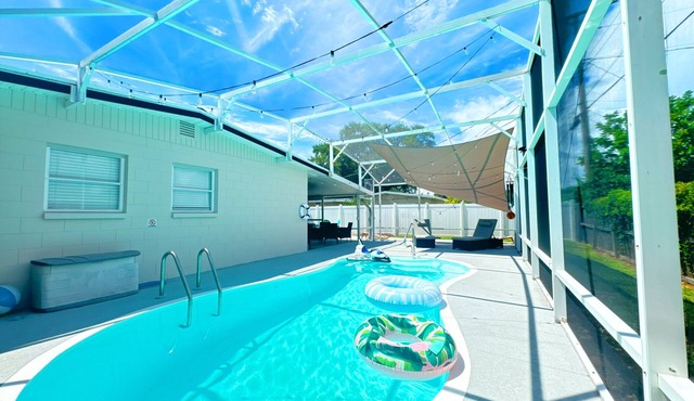 Family friendly home, private pool, games, 5 beds, near Cocoa Beach!