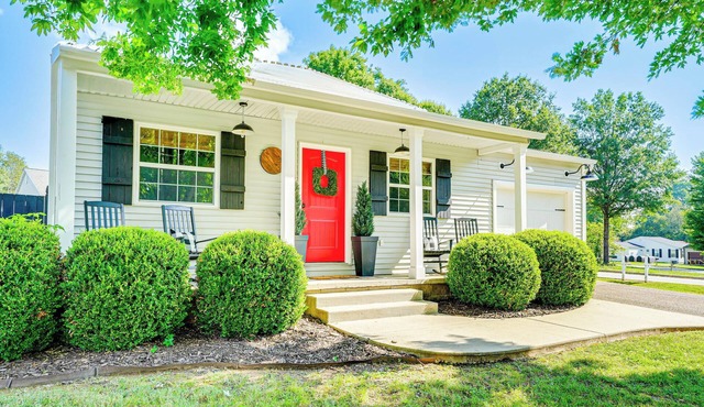 Family-Friendly Harrison Home: 33 Mi to Branson!
