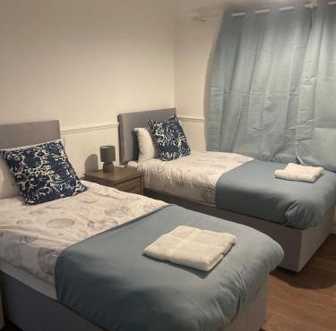 Family Friendly Haven I Long Stays I 3BDR I WiFi I Parking