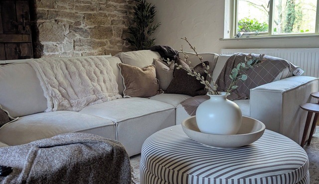 Family-Friendly Historic Oast House Garden & Log Burner. Pet Friendly.