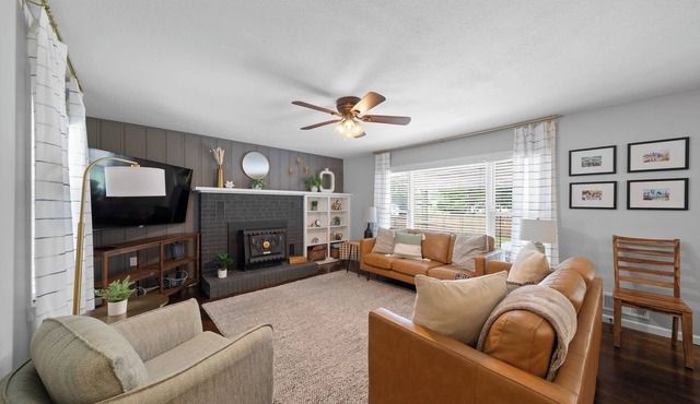 Family-Friendly House in Lee's Summit: Sleeps 13!