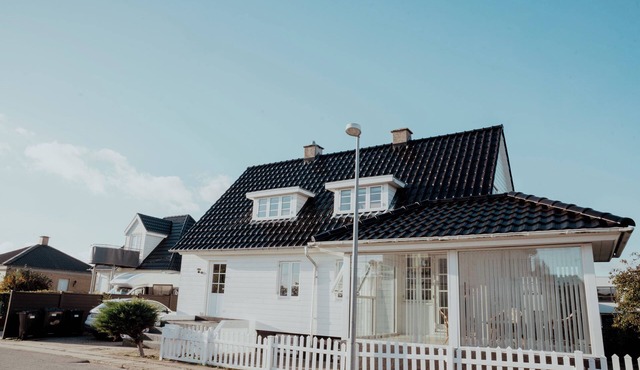 Family-friendly holiday home near the sea