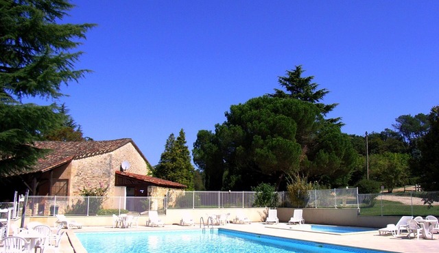Family-friendly Holiday Resort * swimming pool, spa, tennis, games, bar, etc.