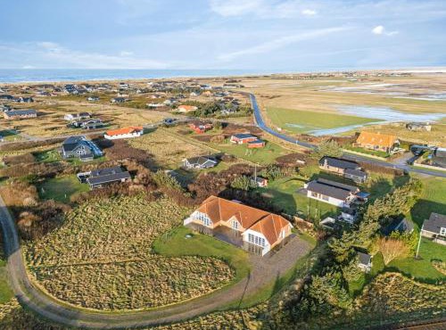 Family-Friendly Holiday Home With Pool, Located Close To The North Sea In Vrist