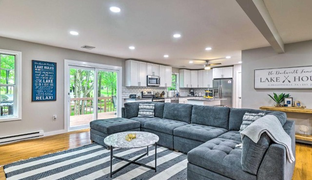 Family-Friendly Home with Hot Tub and EV Charger!