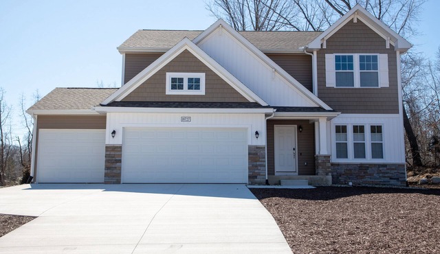 Family Friendly Home - 5 mins drive to New Buffalo Beach!