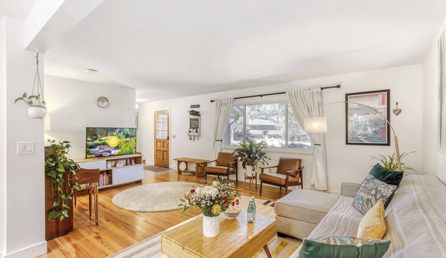 Family-Friendly Home, 10-min to Downtown