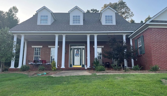Family Friendly Home 4 mi to The Vaught. Perfect for Football game weekends!