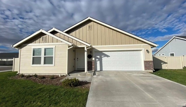 Family Friendly Home! Come Kick Back and Relax.