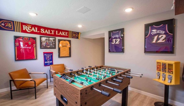 Family Friendly Home | Hot Tub + Games + Fire Pit