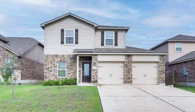 Family-Friendly Home in Manor, Near Outdoor Rec
