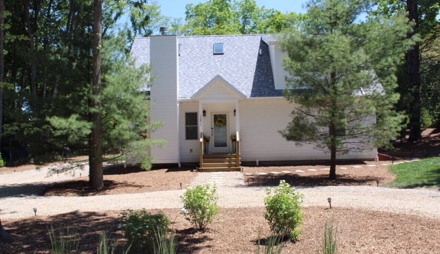 Family friendly home - Just a short walk to the beach!