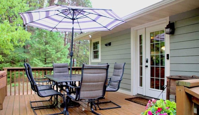 Family Friendly Home Near Trails & Live Music 3 Bedroom