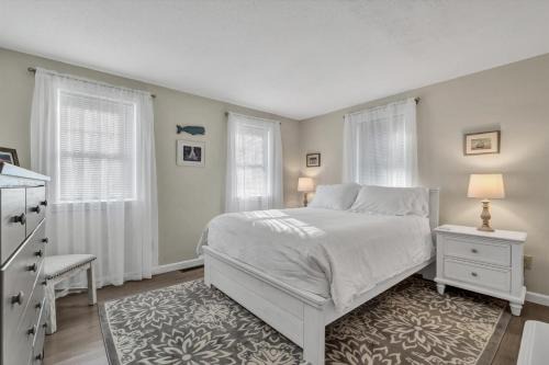 Family-Friendly Home Near Beach with Fenced Yard , Fire Pit, Three Bedroom Plus Office make for Four Unique Sleeping Spaces, Pocasset Home Perfect for Families, Host up to 7, 24 Hr Hospitality