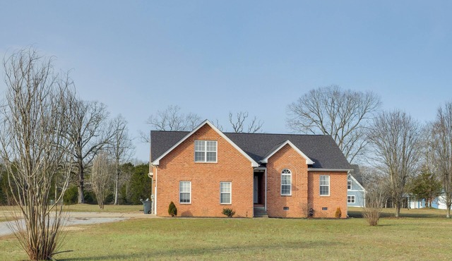 Family-Friendly Home on Large Plot in Lebanon