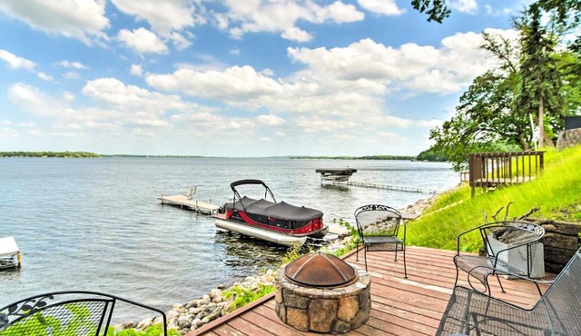 Family-Friendly Home on Pelican Lake with Fire Pit