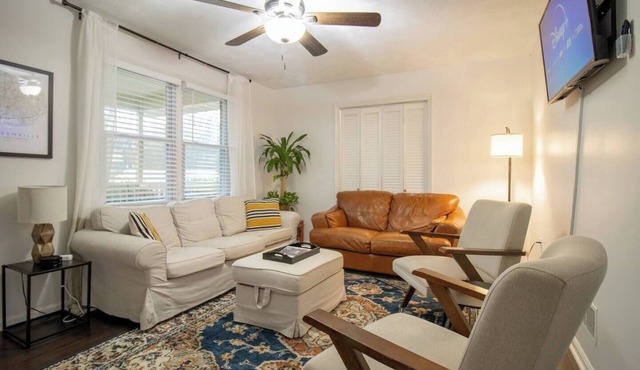 Family Friendly Home & Studio in Taylors by Brick & Home