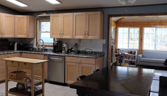 Family-Friendly Home in a Private Lake