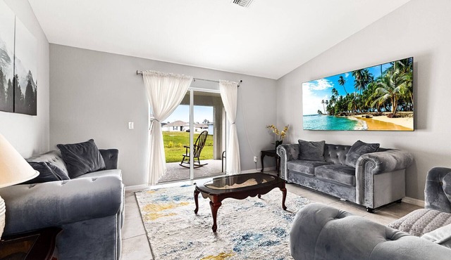 Family Friendly Home/BRAND NEW House/Central Location/kitchen essentials/Lanai