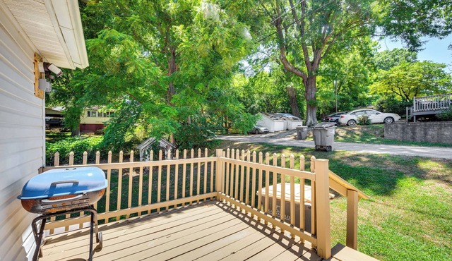 Family-Friendly Home Near Parks & Lakes!