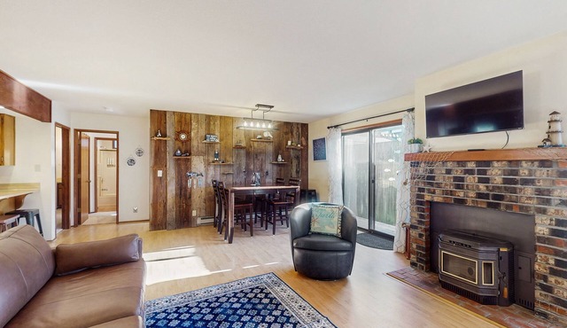 Family friendly home near the ocean with a yard, gas grill, full kitchen, W&D