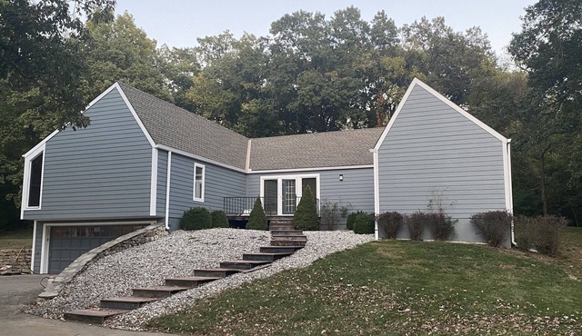 Family Friendly home w/game room- Perfect Location