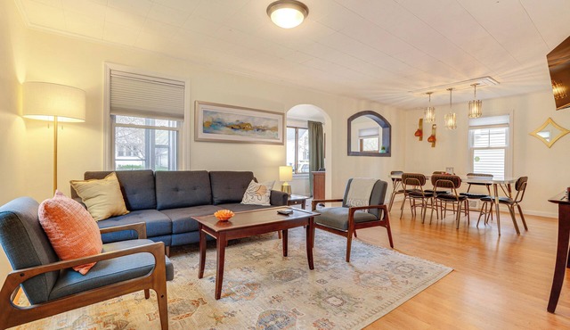 Family-friendly home near MSP Airport, Mall of America, and downtown Saint Paul