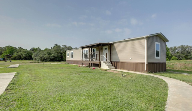 Family-Friendly Home w/Pond, 5 Mi to Splashway!