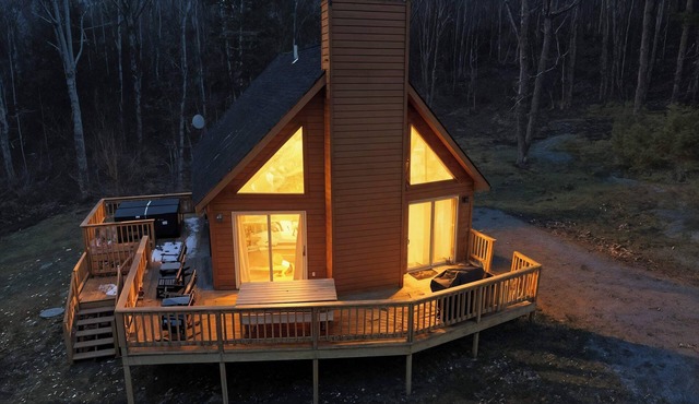 Family-Friendly Home w/Hot Tub Fire Pit Games