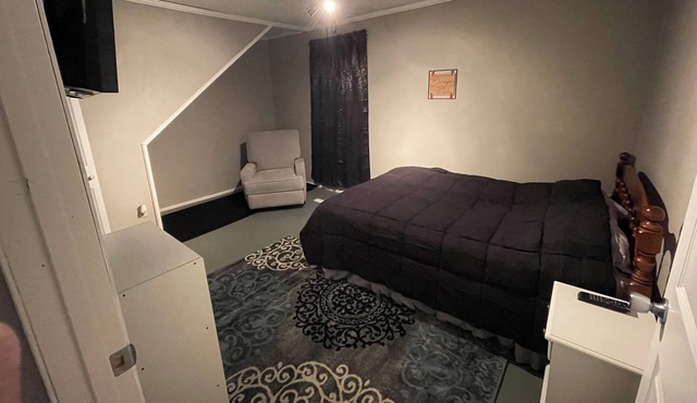 Family friendly home within walking distance of Upper Iowa College.