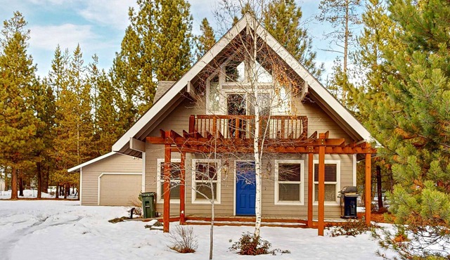 Family-friendly home with WiFi, BBQ grill, washer&dryer, golf nearby