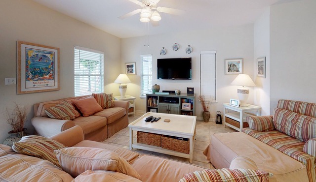 Family-Friendly Home with Shared Pool - Near Attractions & Beach