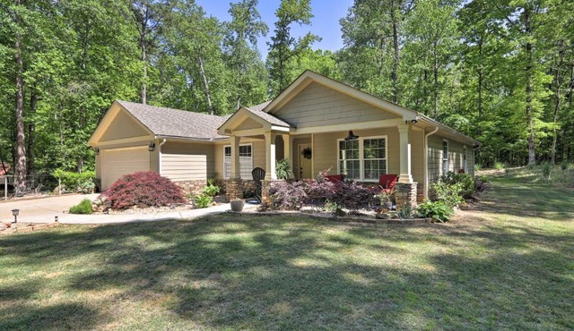 Family-Friendly Home with Lake Oconee Access and Patio