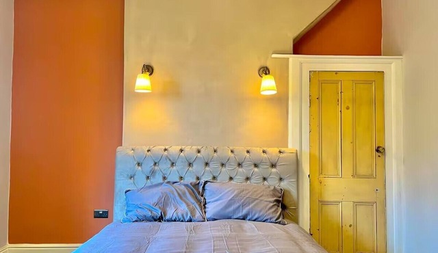 Family-Friendly House Near Etihad & City Centre