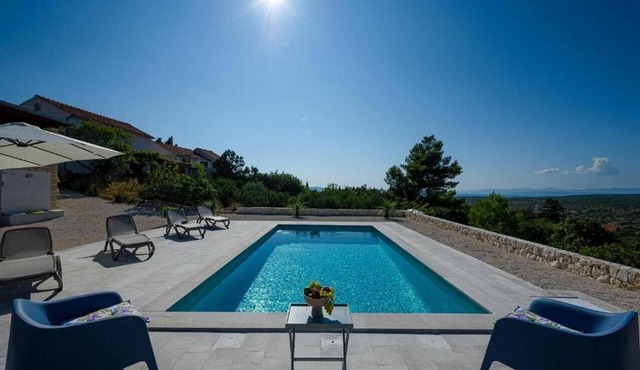 Family friendly house with a swimming pool Bobovišća, Brač (K-21663)