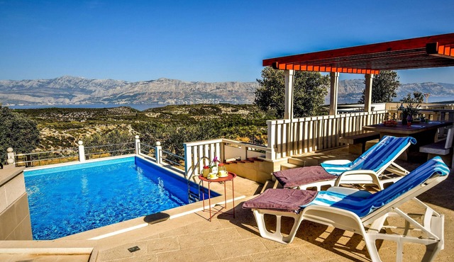 Family friendly house with a swimming pool Pražnica, Brač (K-24570)