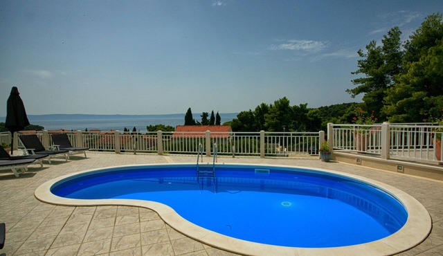 Family friendly house with a swimming pool Sumartin, Brač (K-16842)