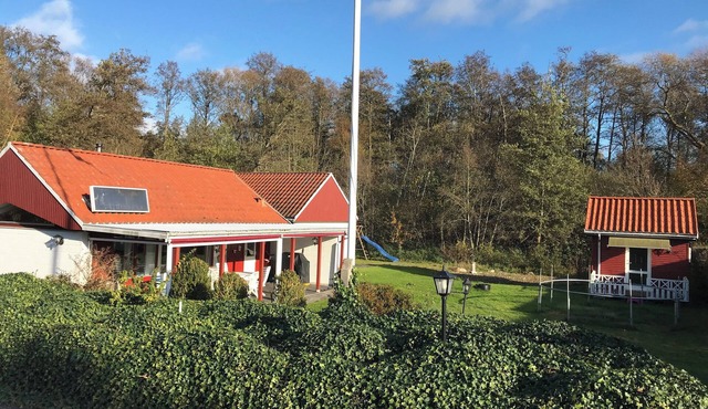 Family-friendly house near the beach and marina